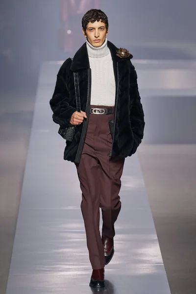 Look 10